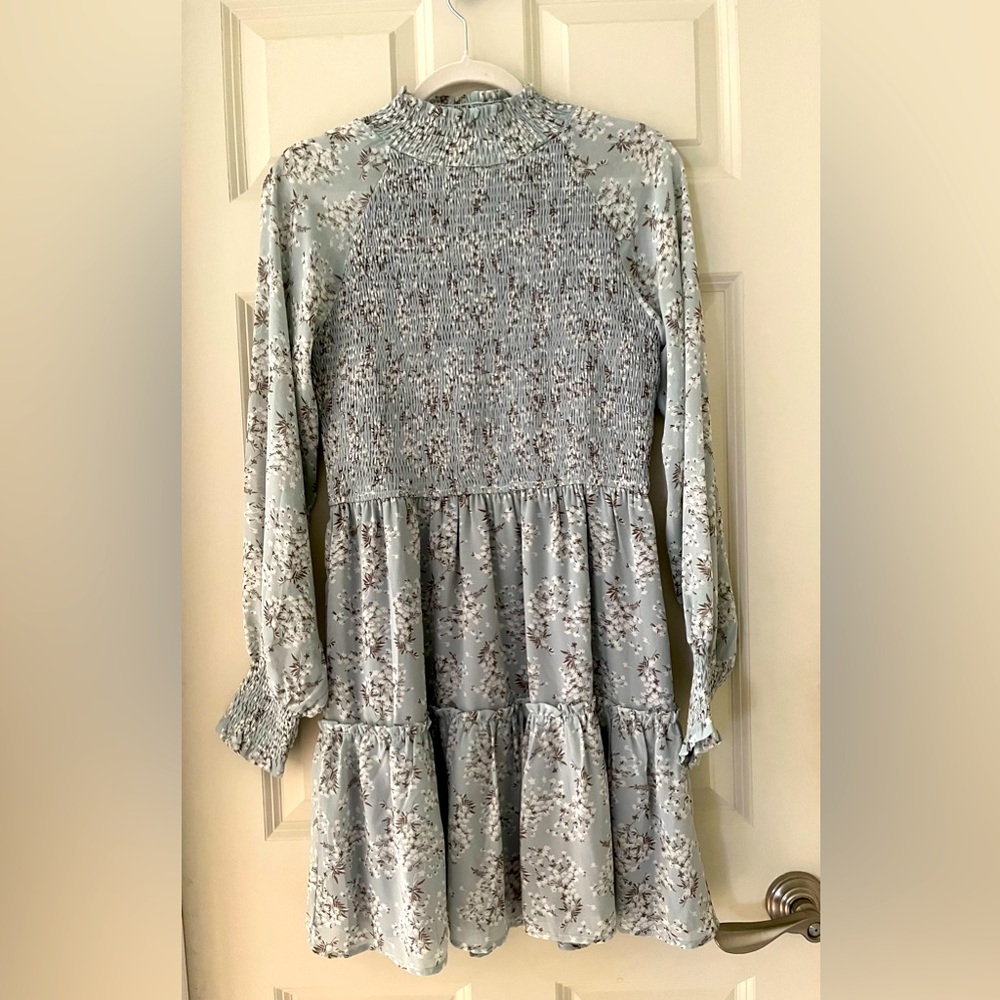 Storia Blue Floral Print Smocked bodice Mini  Dress
Size Medium lightweight